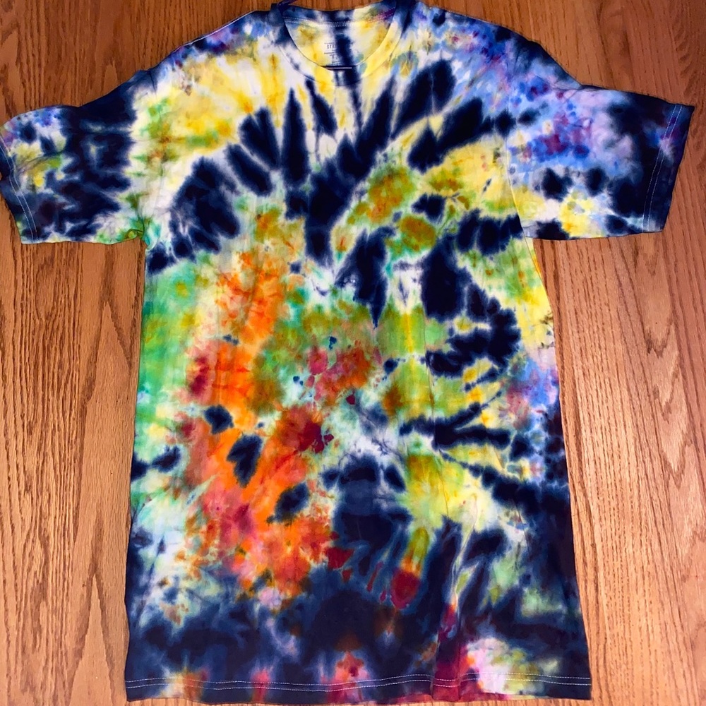 Trippy psychedelic splatter tie dye